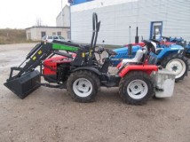 Kommunaaltraktor AGT 835 Keskeltpöörav